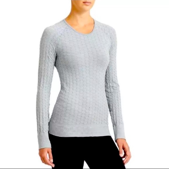 Athleta Tops - Athleta Quilted Breathable Long Sleeve Top W/Thumbholes